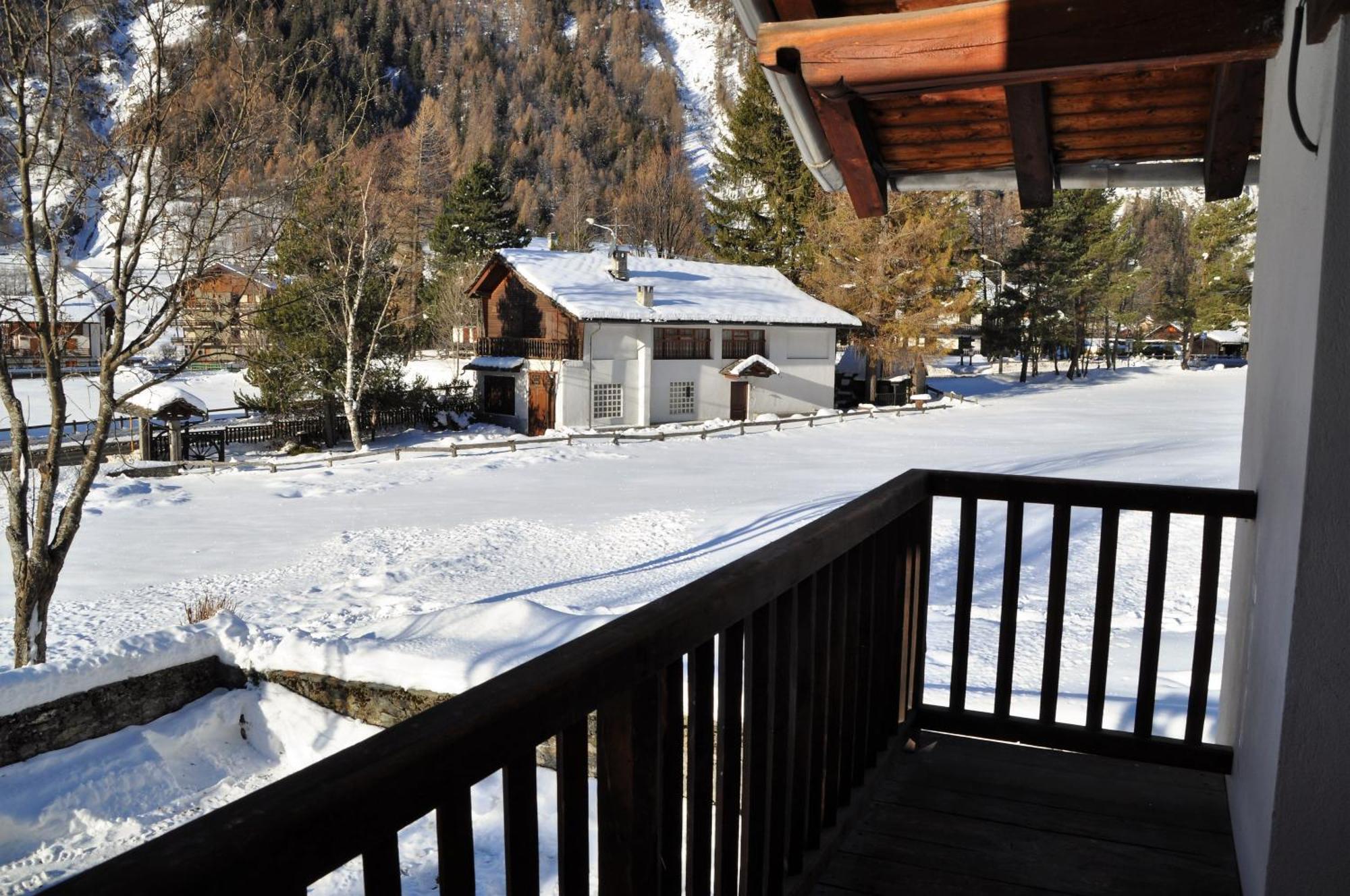 Flora Alpina Apartments-Residenza Verdebjo Gressoney-Saint-Jean Zewnętrze zdjęcie